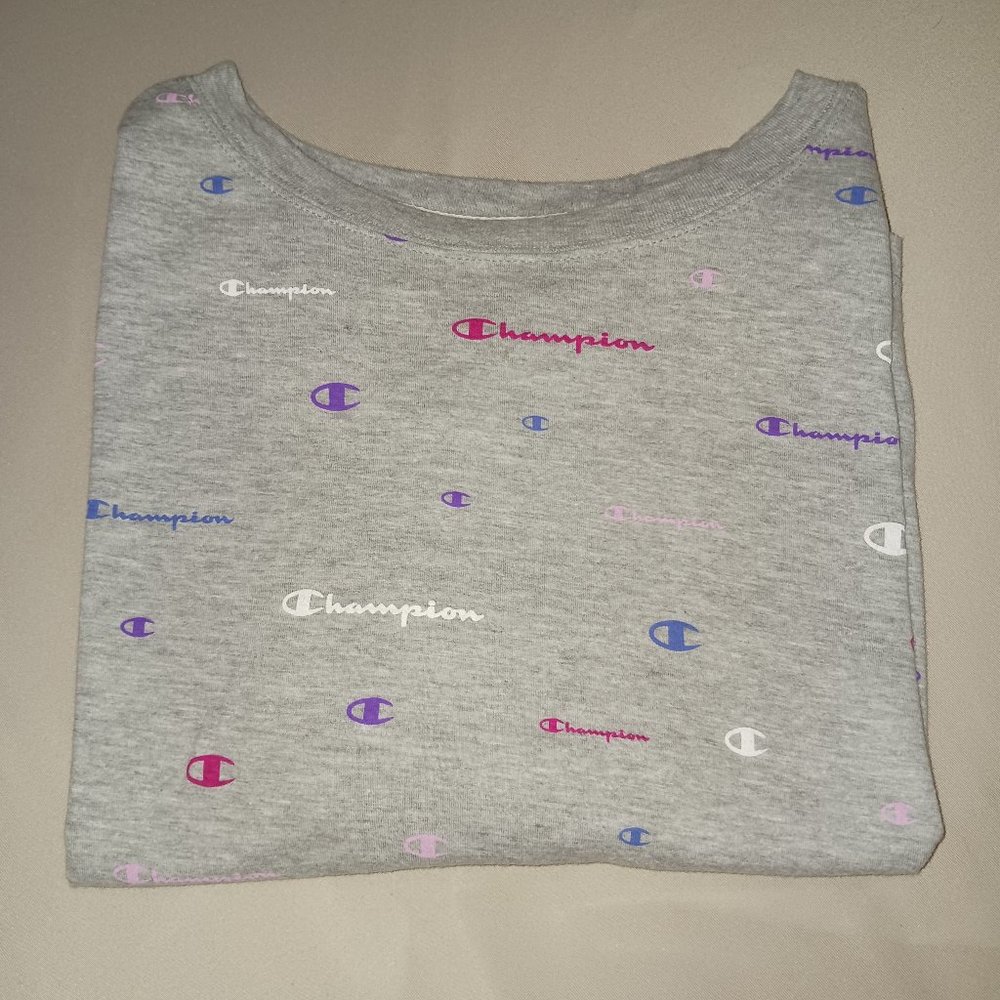 NWOT! CHAMPION SHIRT Sz Large  (Croppish)